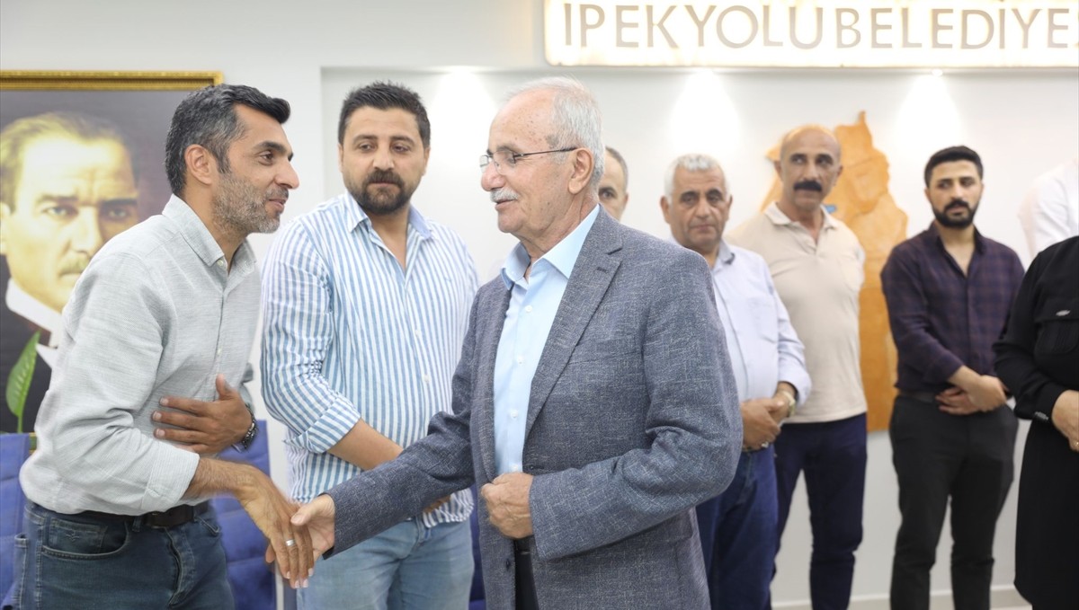 İpekyolu Belediye Başkanı Altındağ, sağlık sorunları nedeniyle görevinden istifa etti