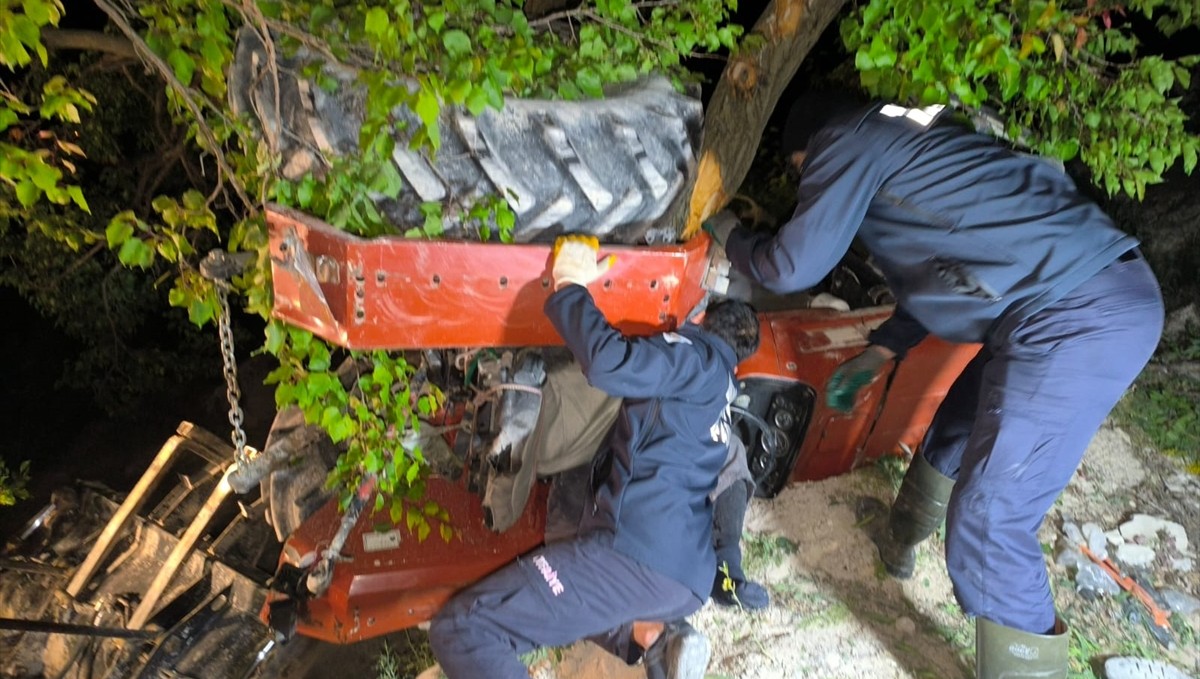 Malatya'da devrilen traktörün sürücüsü öldü