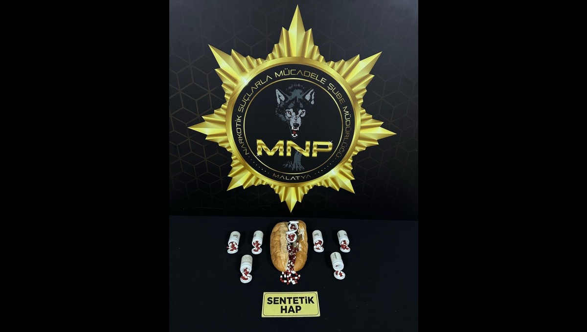 Malatya'da ekmeğin arasına uyuşturucu gizleyen 2 zanlı yakalandı