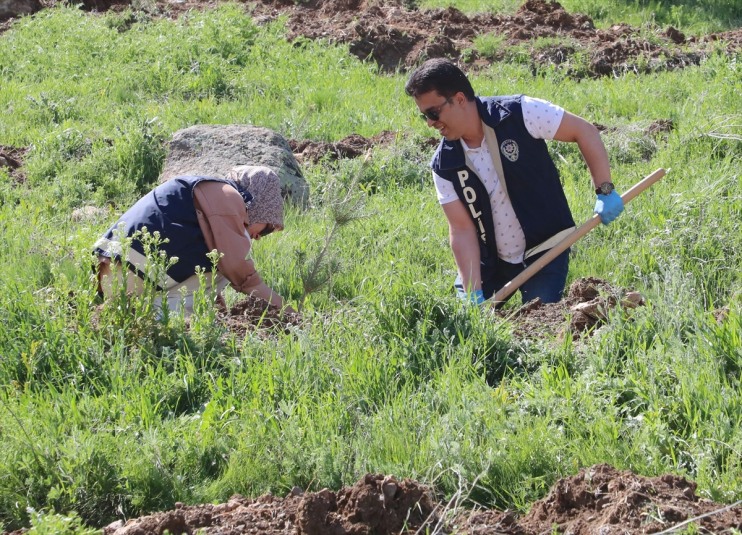 hatıra yerine Şehit oğlunun vasiyetini oluşturulması getirdi ormanı adına annesinin polisler 1