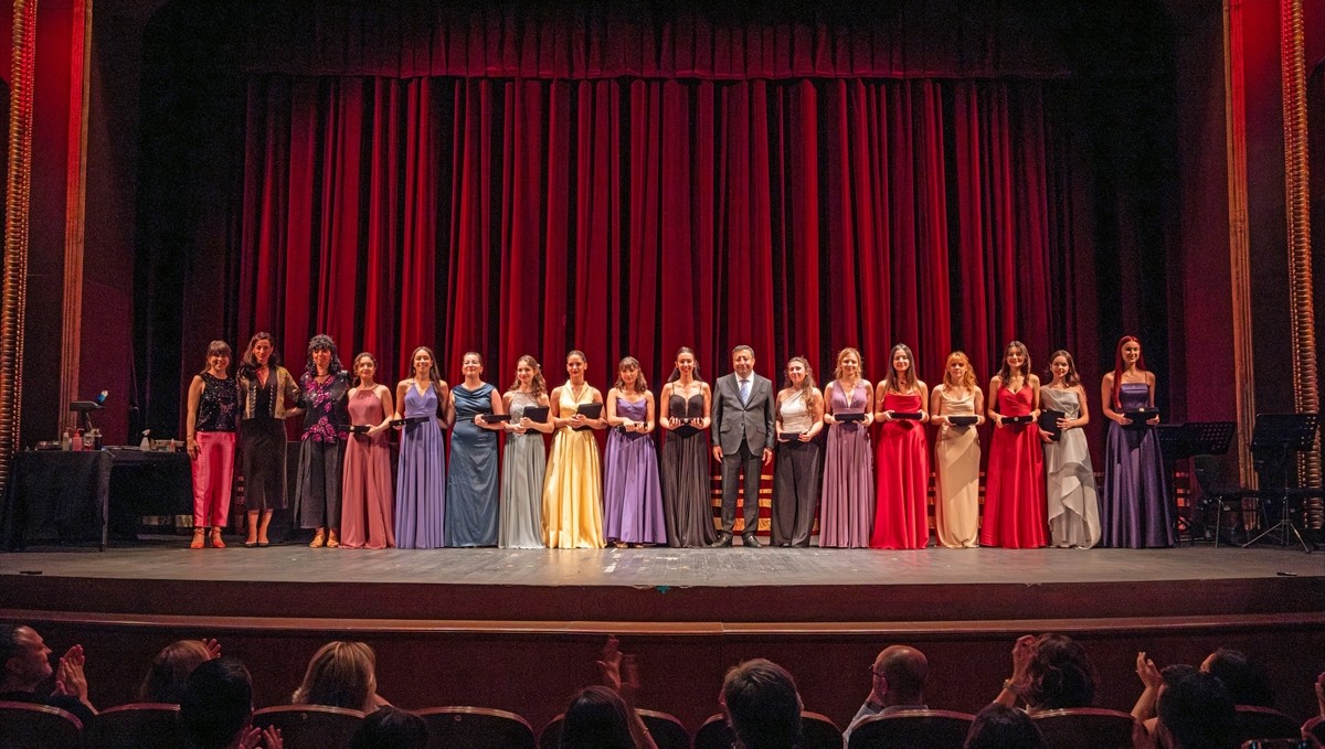 TSKB, Yarının Kadın Yıldızları projesiyle 120 genç müzisyene destek verdi