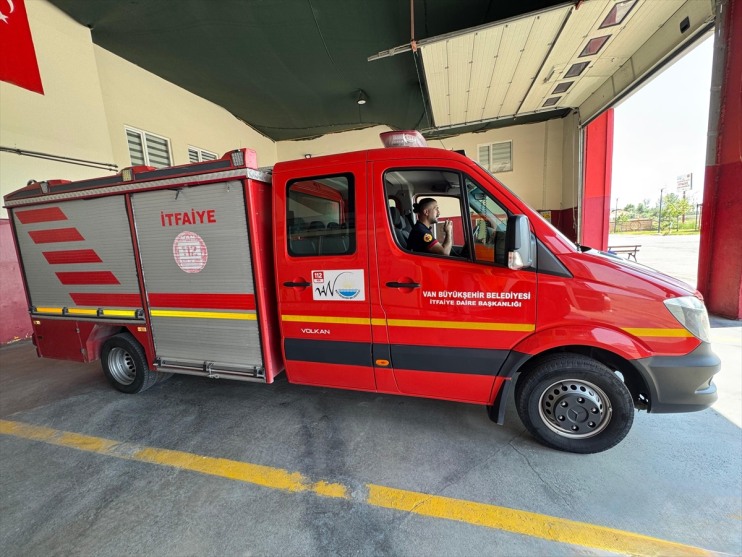 kıyafetiyle düğüne dağcı Ağrı katıldı Dağı