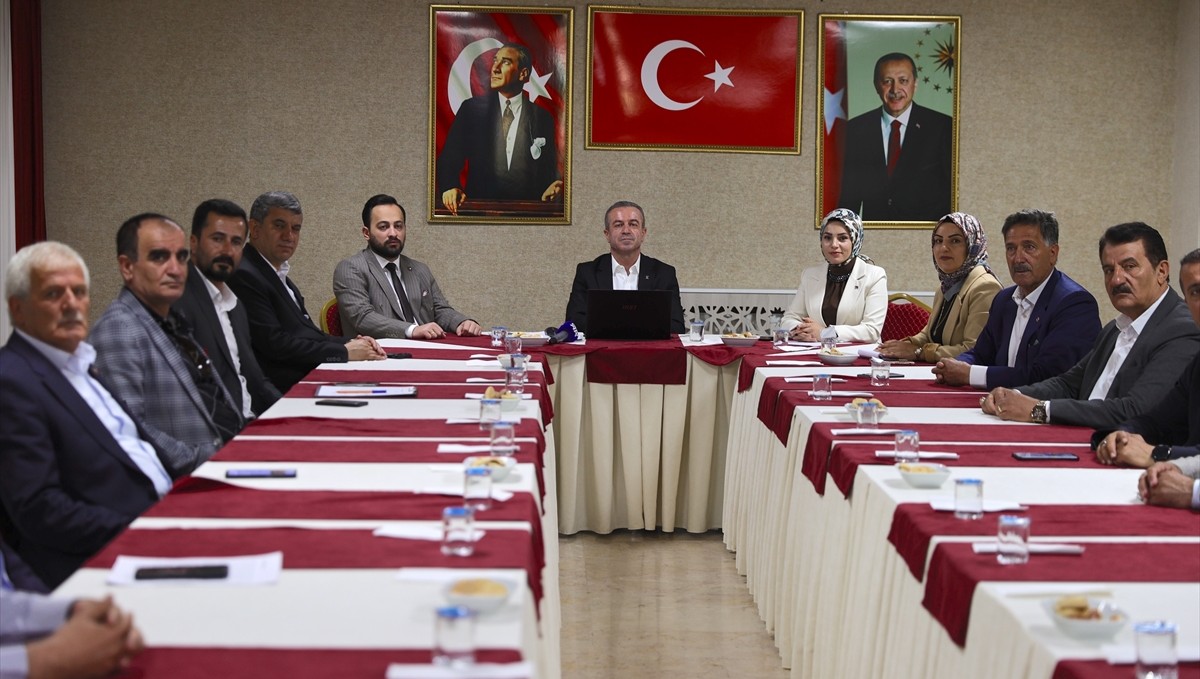 AK Parti Hakkari teşkilatından "Terörsüz Türkiye" sürecine ilişkin açıklama