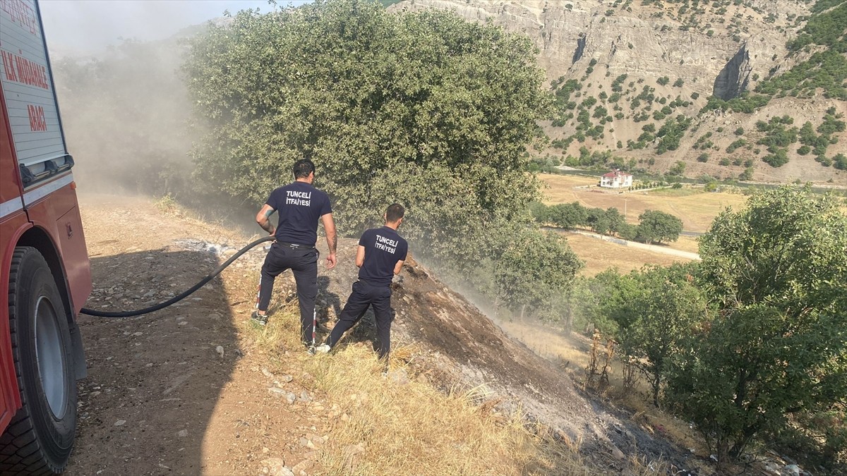 Tunceli'de ormanlık alanda çıkan yangın söndürüldü