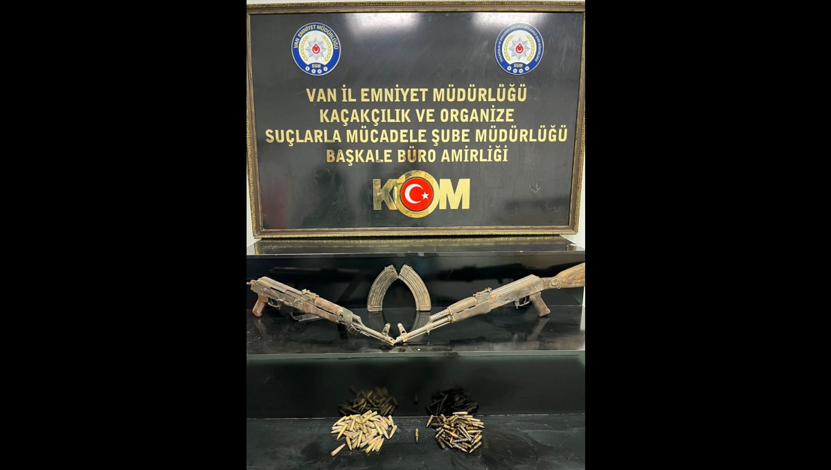 Van'da kaçakçılık operasyonlarında uzun namlulu silah ele geçirildi