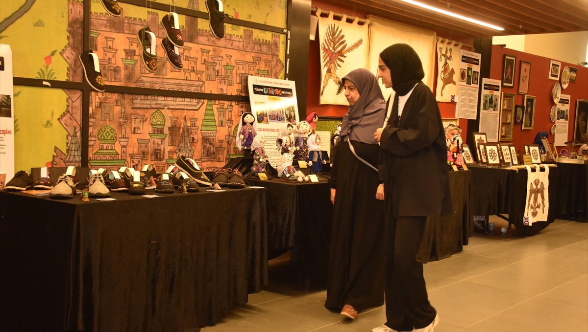 Van Kültür Yolu Festivali'nde geleneksel el sanatları tanıtılıyor
