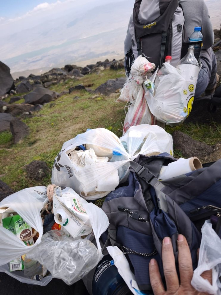 Yabancı turistler Ağrı Dağı
