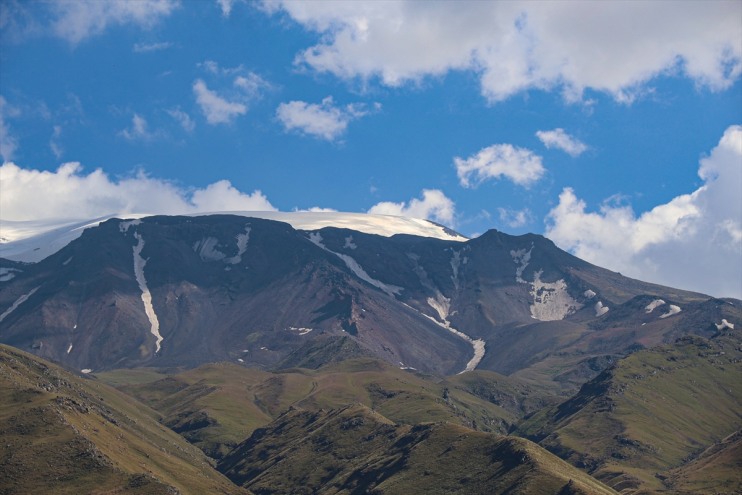 Ağrı sürüyor erime Dağı