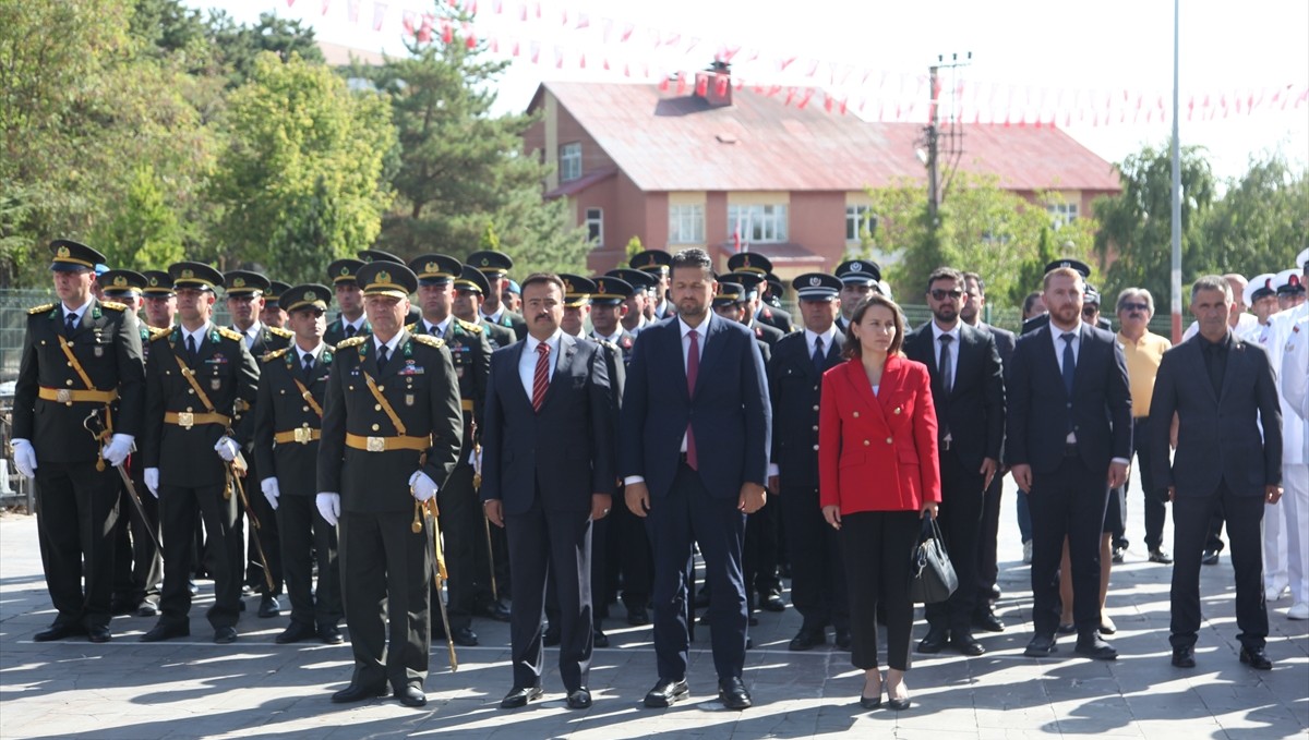 Ahlat'ta 30 Ağustos Zafer Bayramı programı düzenlendi