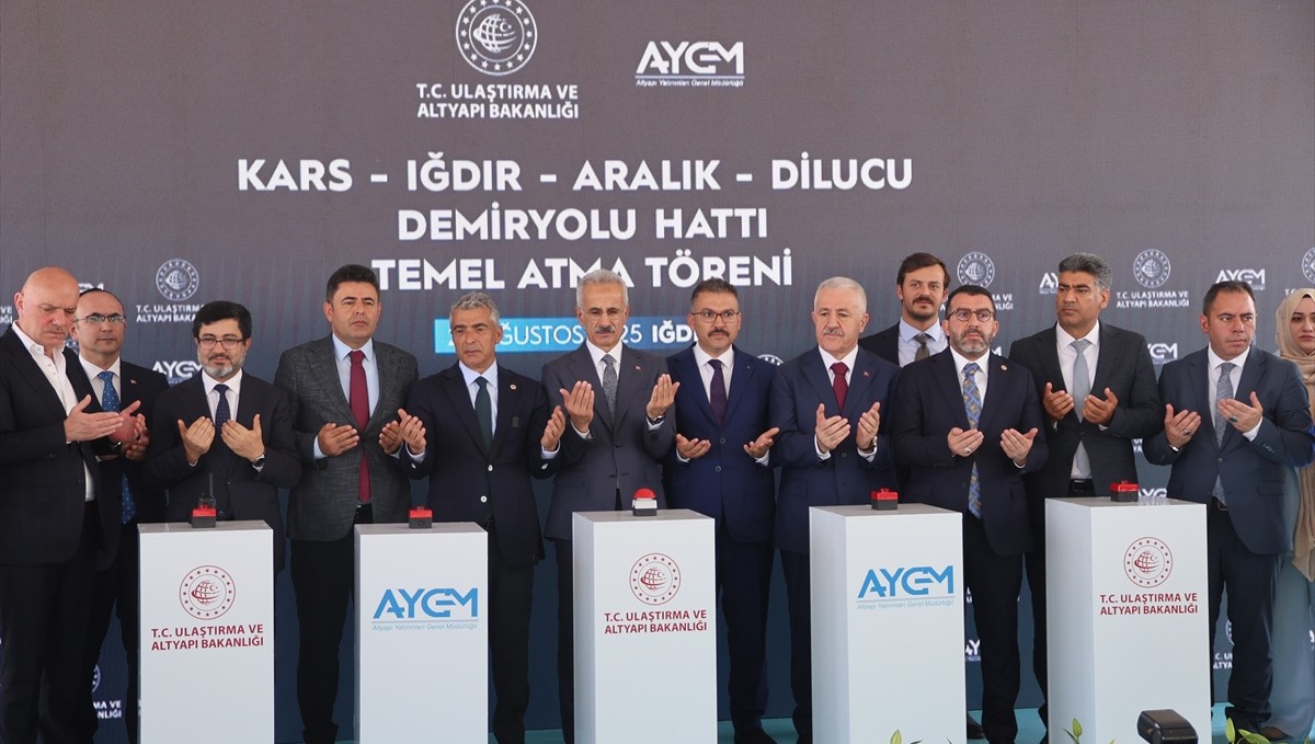 Bakan Uraloğlu, Kars-Iğdır-Aralık-Dilucu Demir Yolu Hattı Temel Atma Töreni
