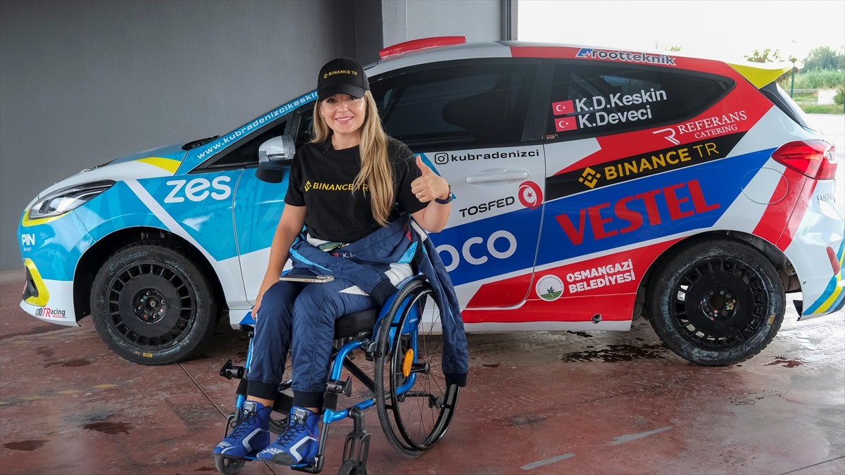 Binance TR, bedensel engelli ralli pilotu Kübra Denizci Keskin'e sponsor oldu