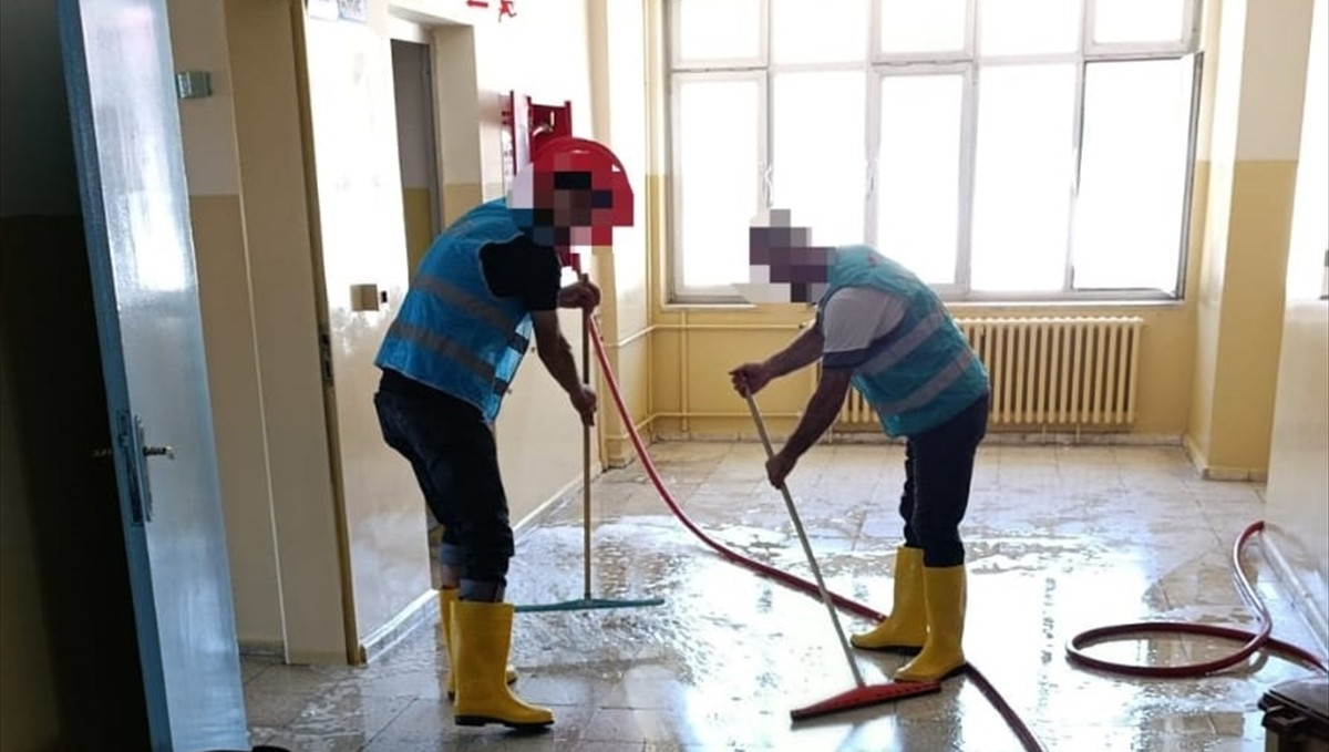 Bingöl'de yükümlülerden okul temizliği