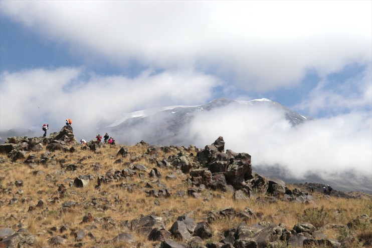 günlük yapıyor zorlu Dağı