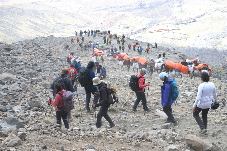 geçişlerinin Dağı