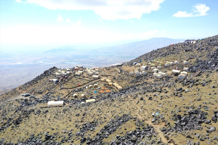 geçişlerinin Dağı