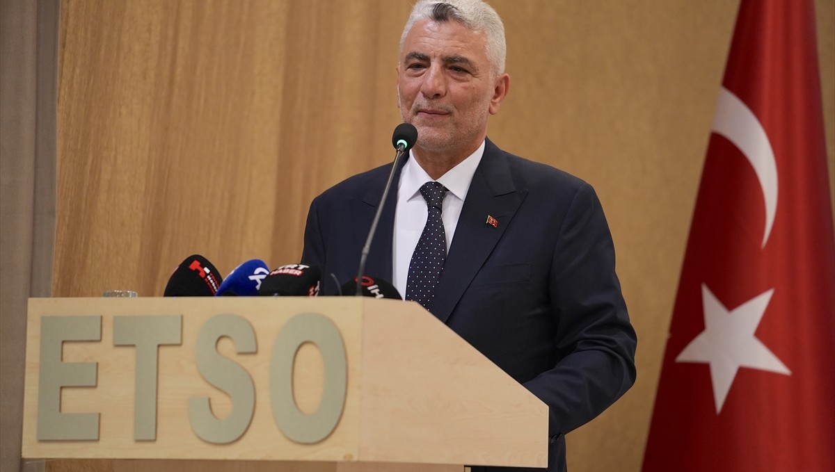 Ticaret Bakanı Ömer Bolat Erzurum'da konuştu: (1)