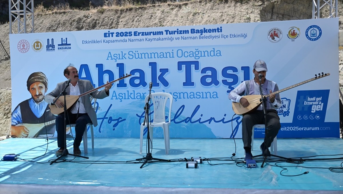 Erzurum'da "Ablaktaşı Aşıklar Buluşması, Aşık Sümmani Anma" programı düzenlendi
