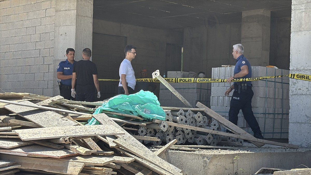 Erzurum'da inşaatın 3. katından düşen işçi öldü