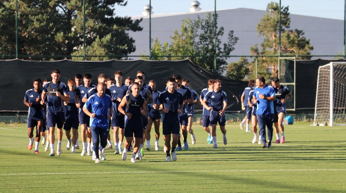 Erzurumspor FK'de hedef her maçtan 3 puanla ayrılmak