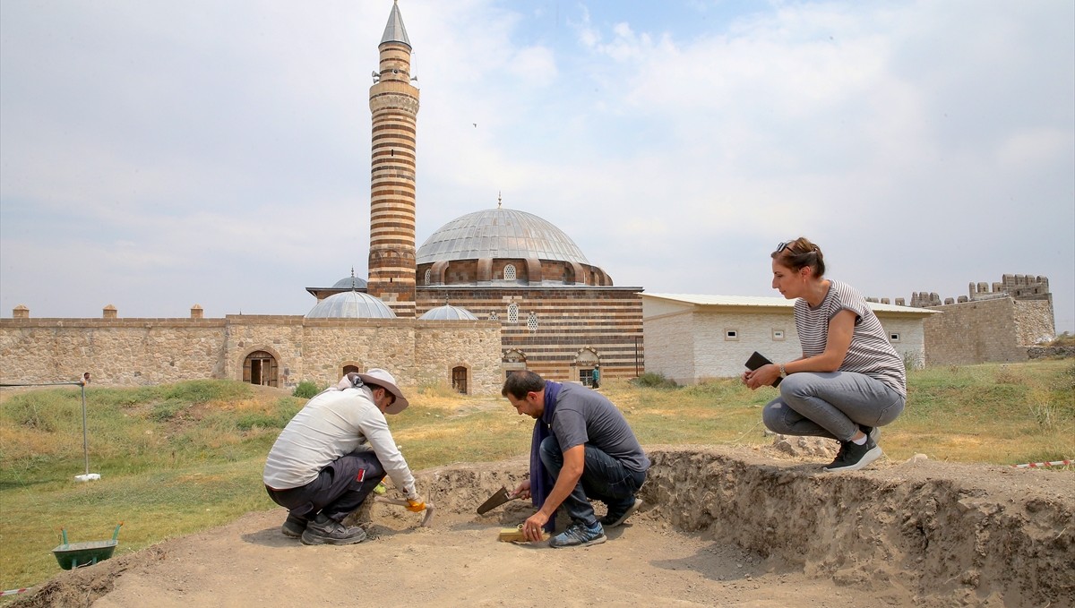 "Eski Van Şehri" kazılarında Osmanlı kışlası izine rastlandı