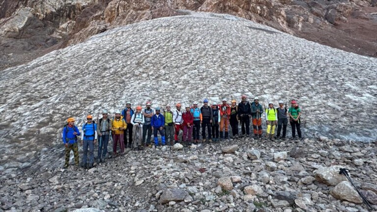 Hakkari'deki buz tırmanışı eğitimi tamamlandı
