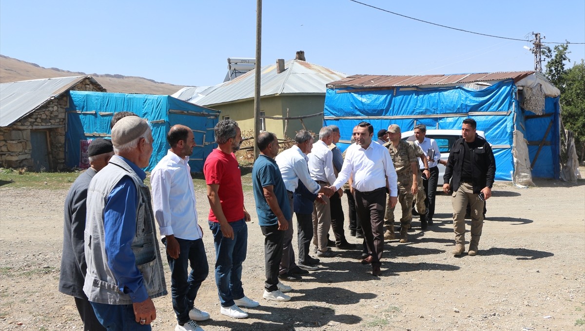Karlıova Kaymakamı Bıçak'tan köy ziyaretleri