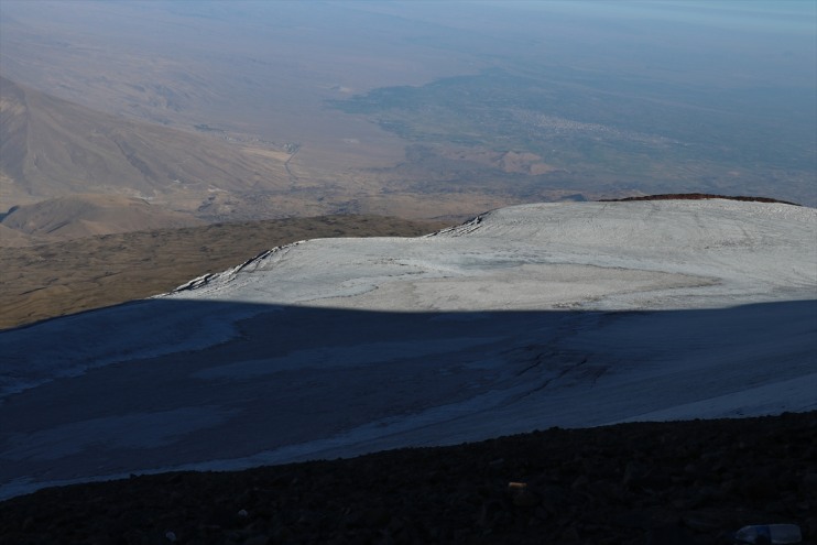 buzullar Ağrı küçülüyor Dağı