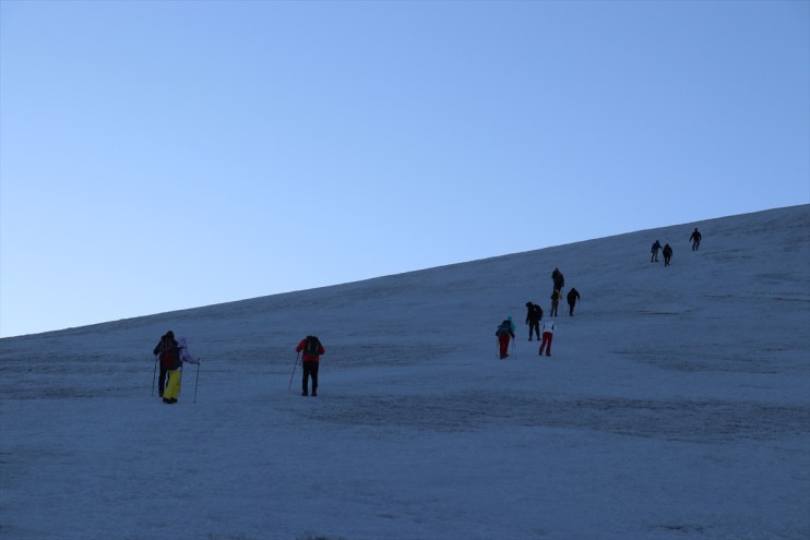 Küresel etkisiyle zirvesindeki küçülüyor Ağrı ısınmanın buzullar Dağı
