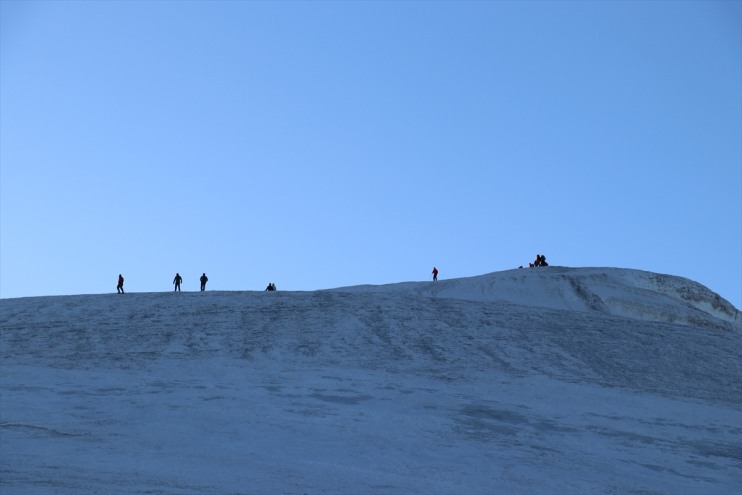 buzullar Ağrı zirvesindeki Dağı