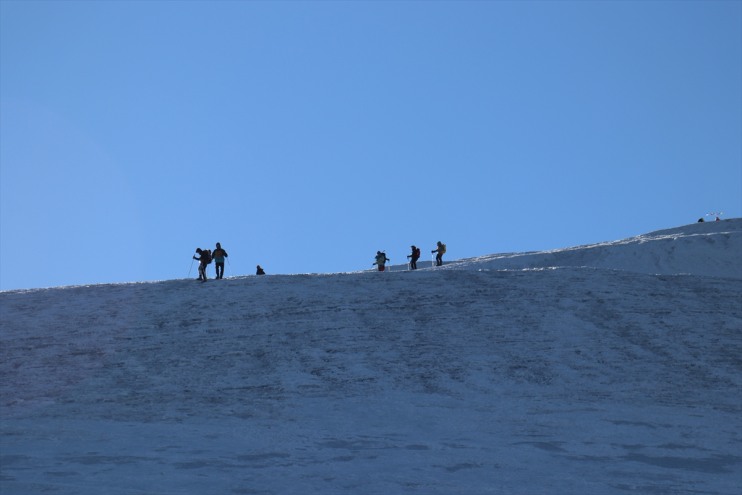 ısınmanın zirvesindeki Ağrı etkisiyle Küresel küçülüyor buzullar Dağı