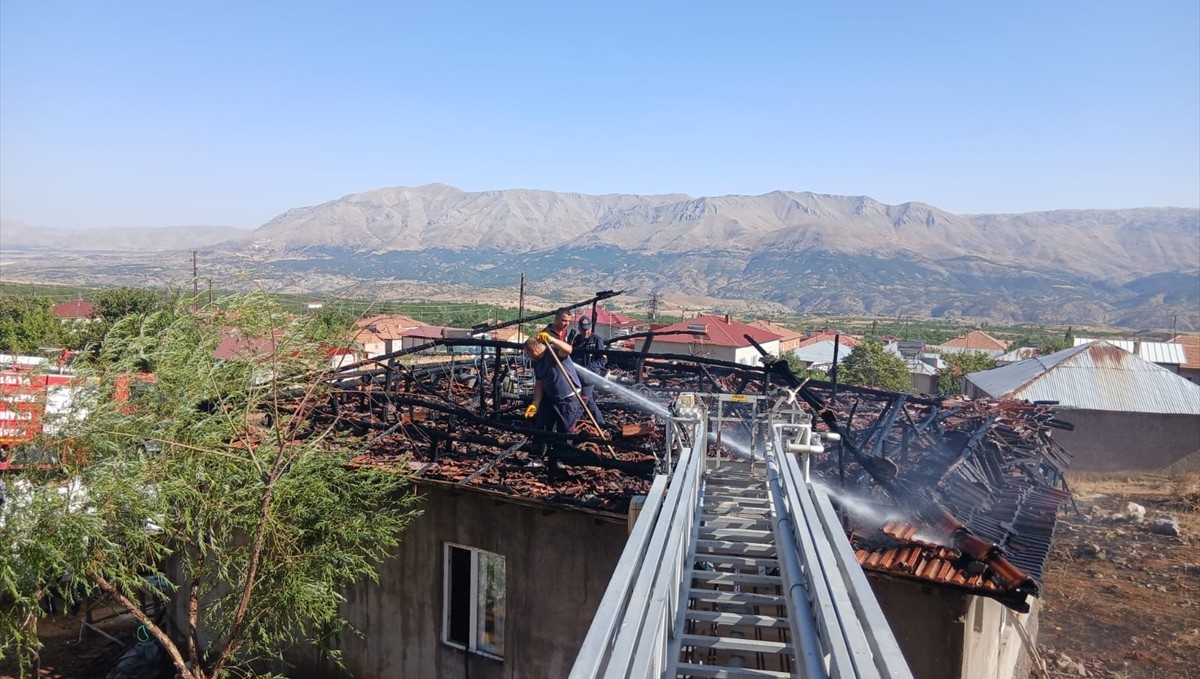 Malatya'da bir evde çıkan yangın söndürüldü