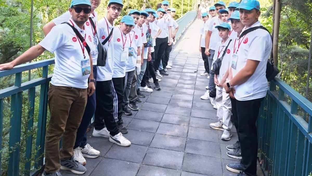 Malatya'dan gelen Kur'an kursu öğrencileri Keban'ı gezdi