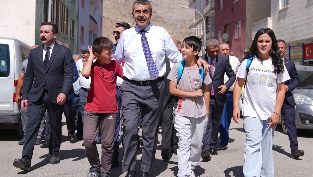Milli Eğitim Bakanı Yusuf Tekin, memleketi Erzurum'da konuştu: