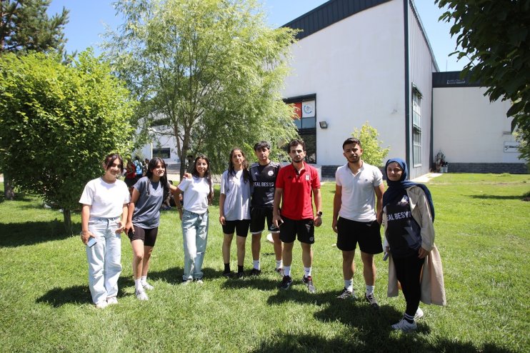 Prof. Dr. Gülçin, ÖZYES Sınavına Giren Öğrencilere Başarılar Diledi4