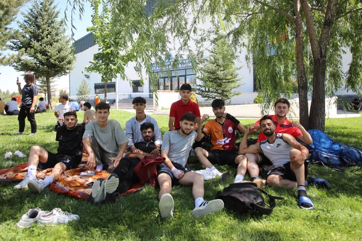 Prof. Dr. Gülçin, ÖZYES Sınavına Giren Öğrencilere Başarılar Diledi5