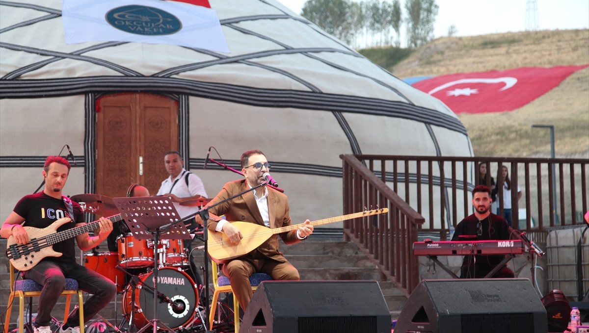 Türkücü İsmail Altunsaray, Malazgirt Zaferi kutlamaları kapsamında Ahlat