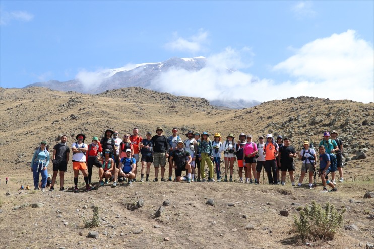 tırmandı Dağı koşarak Ağrı maratoncular Ultra zirvesine 3