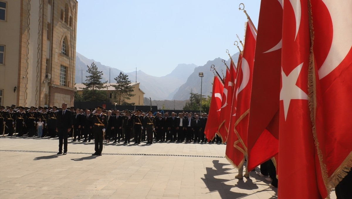 Van, Bitlis, Hakkari ve Muş'ta 30 Ağustos Zafer Bayramı törenlerle kutlandı