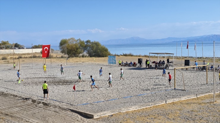 başladı Ligi etap Plaj Futbolu Adilcevaz