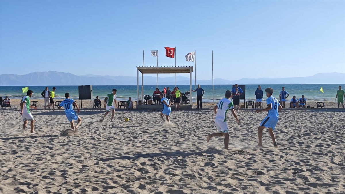 Adilcevaz'da Plaj Futbolu Ligi etap müsabakaları tamamlandı