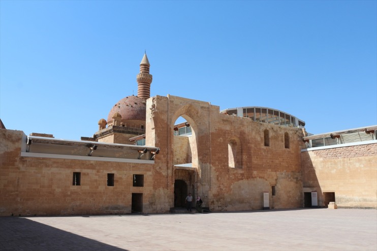 Ağrı'da hükümlü ve tutukluların hazırladığı el sanatları İshak Paşa Sarayı'nda sergilendi