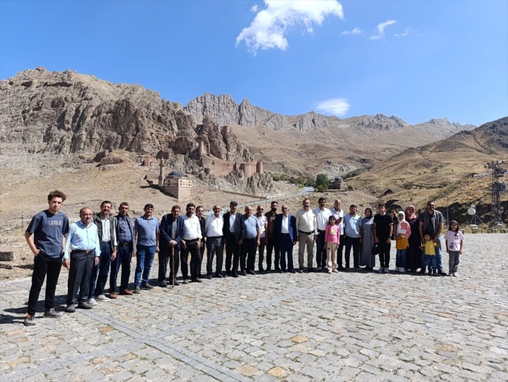 mekanları yakınları Ağrı