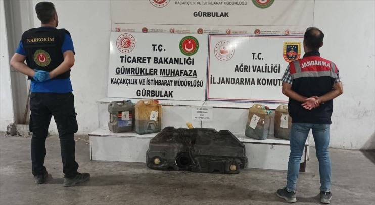 Ağrı'da tırın yakıt deposunda 56 litre sentetik uyuşturucu ele geçirildi