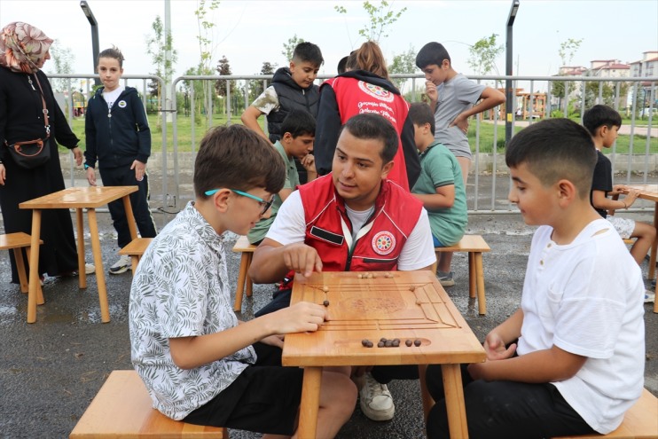 çocuklar ile Tırı Oyunlar Geleneksel Ağrılı doyasıya eğlendi 1