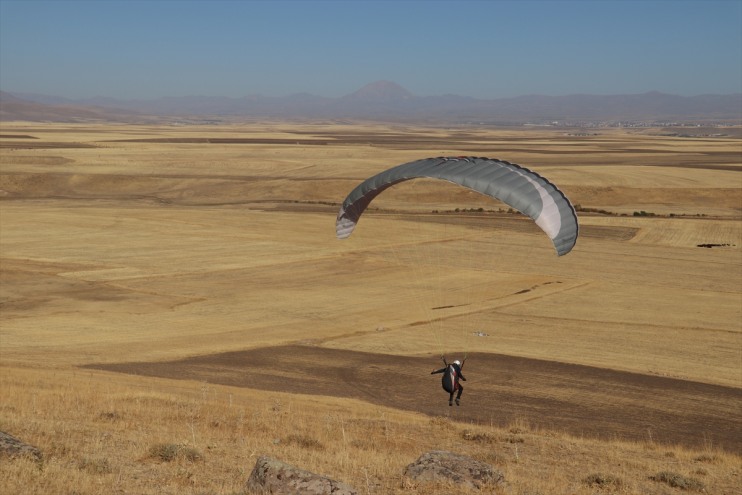 paraşütüyle güzelliklerini yamaç gençler şehrin Ağrılı keşfedecek 5
