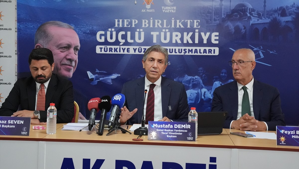 AK Parti Genel Başkan Yardımcısı Demir, Bingöl'de "Türkiye Yüzyılı Buluşmaları" programında konuştu: