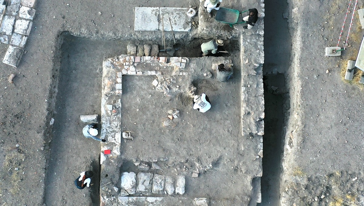 Ani'deki kazılarda Selçuklu dönemine ait kümbet kalıntısı bulundu