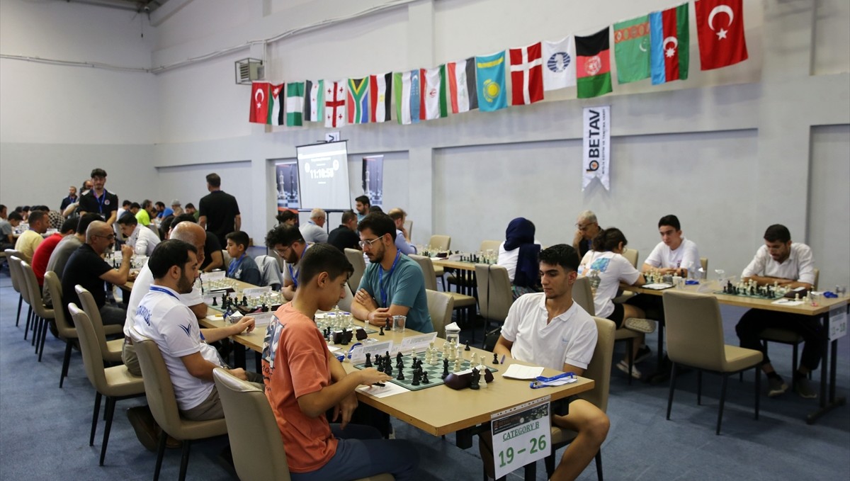 Bitlis 15 ülkeden satranç tutkununu ağırlıyor
