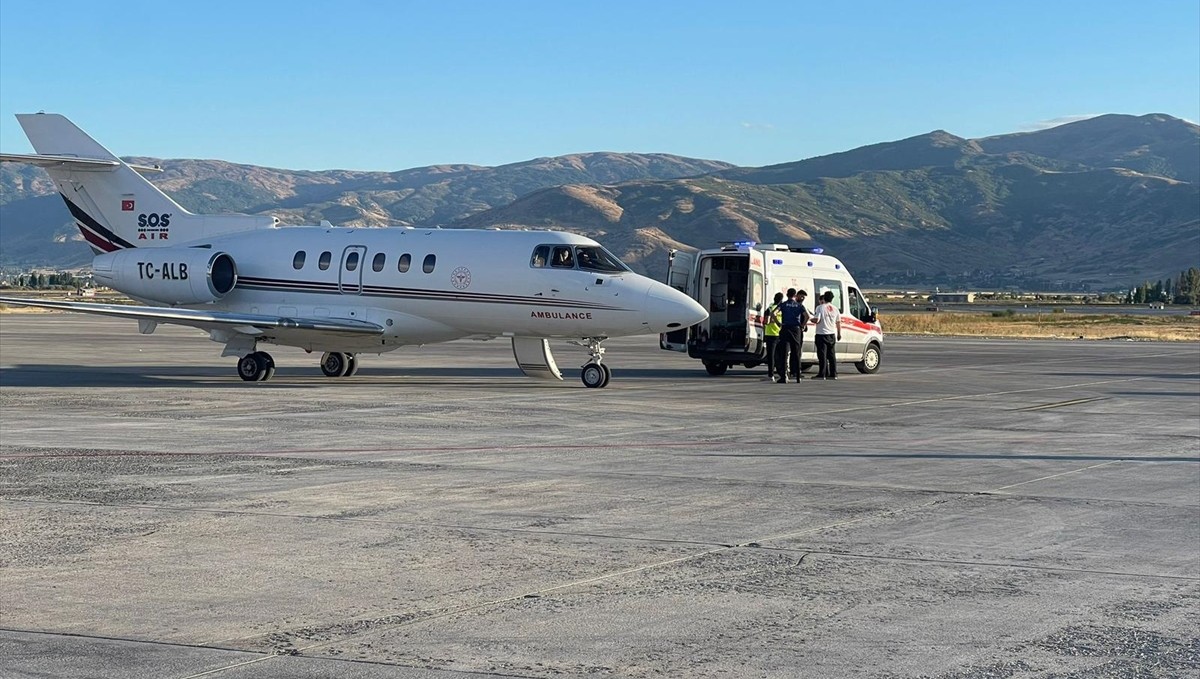 Bitlis'te astım ve tansiyon hastası, ambulans uçakla Ankara'ya sevk edildi