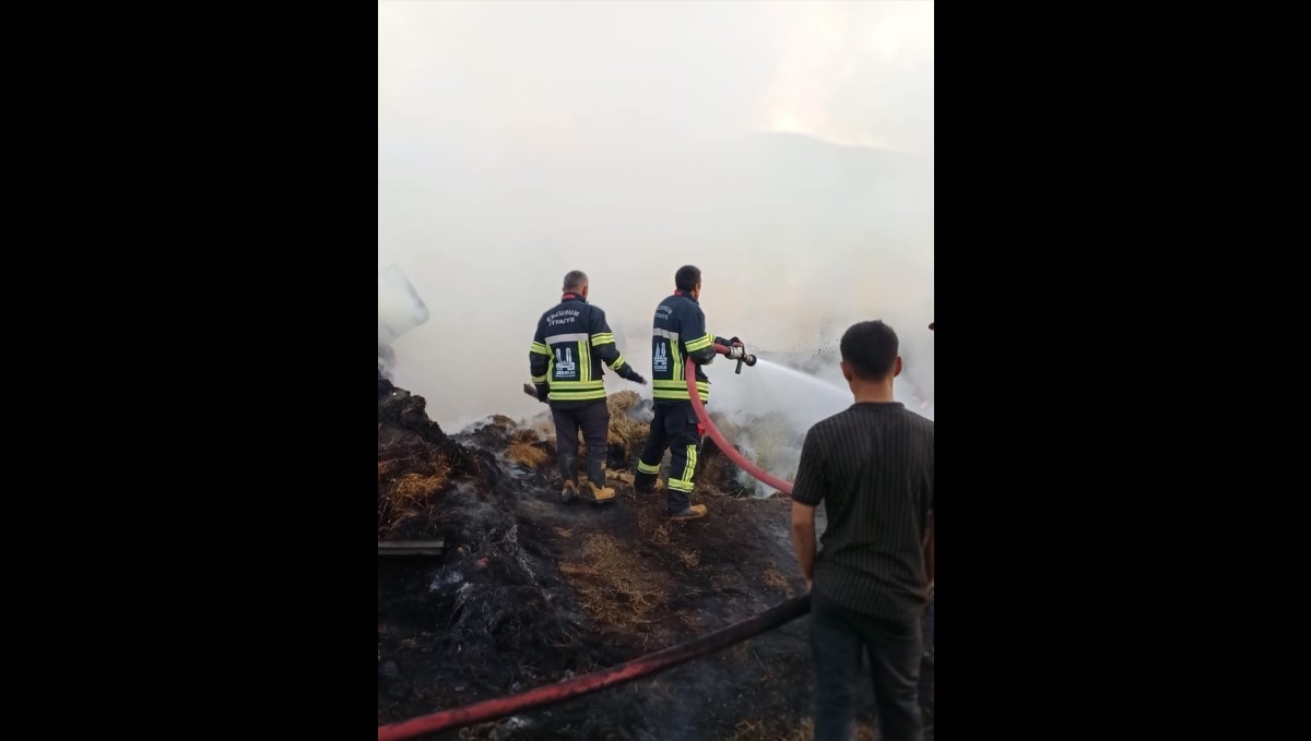 Erzurum'da kırsal mahallede çıkan yangında 3 ev kullanılamaz hale geldi